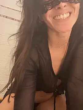 EmySkinny85 online show from December 2025 08:50:02 PM