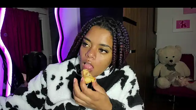 ladyrd1 online show from November 2025 01:39:02 AM