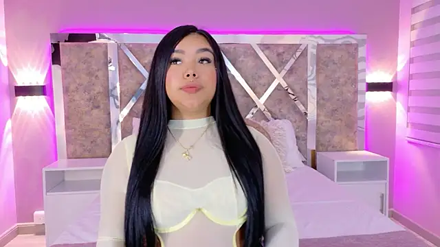 Snapshot of MarianaGarciaa__ chatting on December 2025 05:40:02 PM MarianaGarciaa online show from December 2025 05:40:02 PM