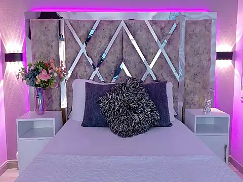 Snapshot of MarianaGarciaa__ chatting on December 2025 06:59:02 PM MarianaGarciaa online show from December 2025 06:59:02 PM