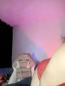 lovely kitt online show from November 2025 02:21:01 AM