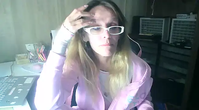 MsJustDamn71 online show from December 2024 05:14:02 AM