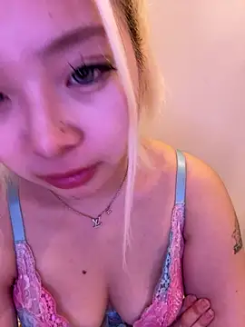 Rei1216xo online show from April 2026 03:13:01 PM