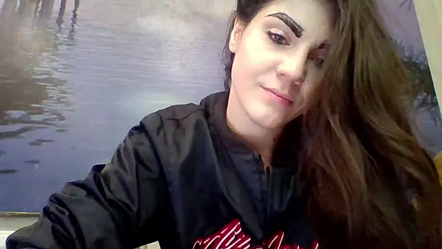 Snapshot of AliceTailor chatting on May 2026 06:52:01 AM AliceTailor online show from May 2026 06:52:01 AM