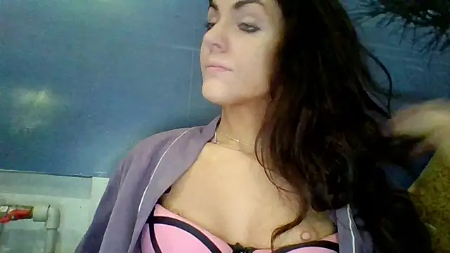 Snapshot of AliceTailor chatting on June 2026 09:26:01 PM AliceTailor online show from June 2026 09:26:01 PM