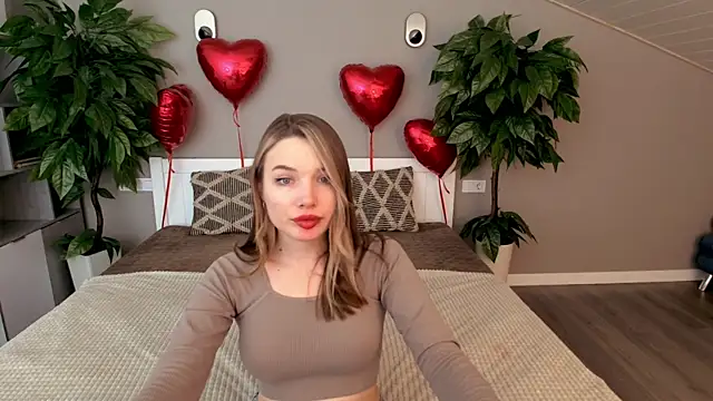 IceDanielles online show from February 2025 02:20:01 PM