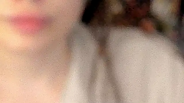 IceDanielles online show from November 2025 01:39:01 PM