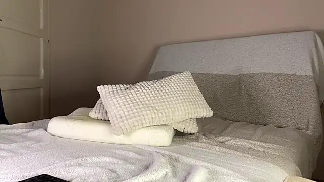 itsmaxxbaby  online show from April 2026 01:17:02 AM