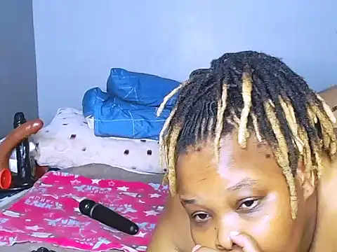 Snapshot of fatafricanqueen chatting on October 2025 10:09:01 PM fatafricanqueen online show from October 2025 10:09:01 PM