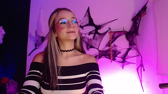 penny sweett  online show from October 2025 11:38:01 PM