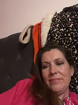 Snapshot of Lwhite1 chatting on May 2026 10:25:02 PM Lwhite1 online show from May 2026 10:25:02 PM
