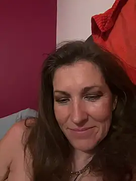 Snapshot of Lwhite1 chatting on June 2026 12:37:01 AM Lwhite1 online show from June 2026 12:37:01 AM