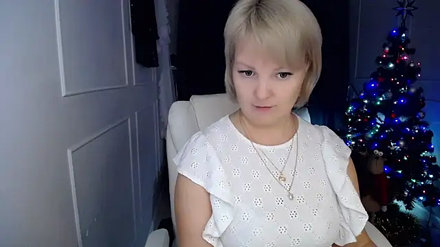 Snapshot of Juarnea chatting on January 2025 02:42:01 PM Juarnea online show from January 2025 02:42:01 PM