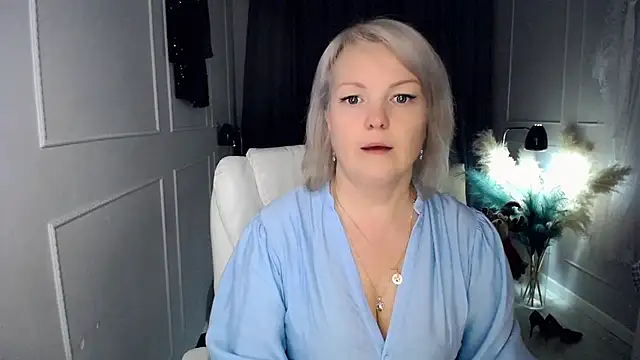 Juarnea online show from December 2025 12:02:02 PM