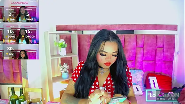 Snapshot of KayleighDreams_ chatting on June 2026 03:29:01 AM KayleighDreams online show from June 2026 03:29:01 AM