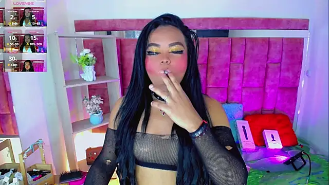 Snapshot of KayleighDreams_ chatting on June 2026 04:02:01 AM KayleighDreams online show from June 2026 04:02:01 AM