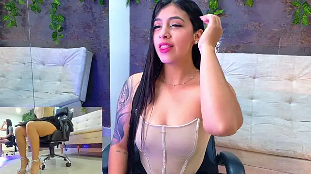 Snapshot of emily_jones_1 chatting on November 2025 11:41:01 AM emily jones 1 online show from November 2025 11:41:01 AM