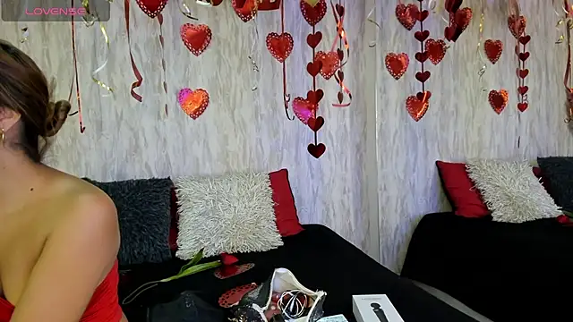 Snapshot of emily_parkerr chatting on February 2025 01:06:01 PM emily parkerr online show from February 2025 01:06:01 PM