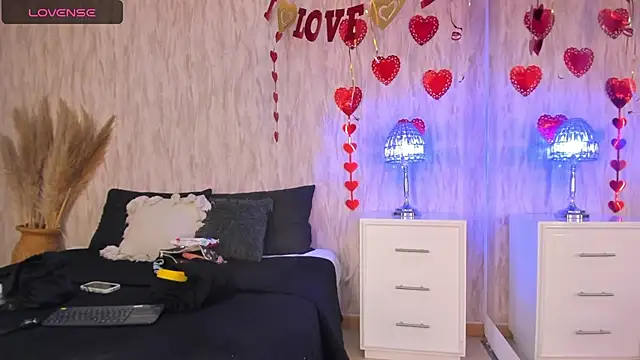 Snapshot of emily_parkerr chatting on February 2025 12:45:02 PM emily parkerr online show from February 2025 12:45:02 PM