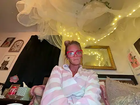 vixendoll87 online show from March 2025 03:52:02 AM