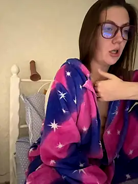 Snapshot of BeatriceTender chatting on November 2025 08:32:01 PM BeatriceTender online show from November 2025 08:32:01 PM