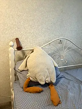 Snapshot of BeatriceTender chatting on December 2025 10:02:01 AM BeatriceTender online show from December 2025 10:02:01 AM