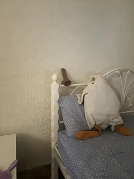 Snapshot of BeatriceTender chatting on December 2025 03:26:02 AM BeatriceTender online show from December 2025 03:26:02 AM