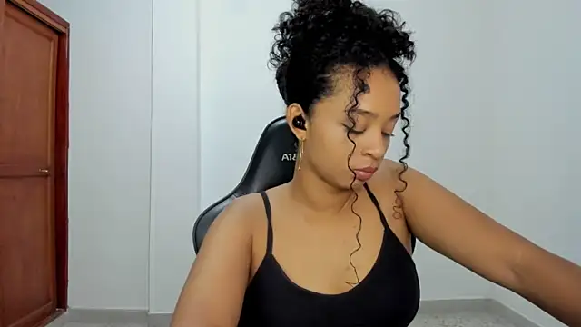 avellanatammy online show from November 2025 02:12:02 AM