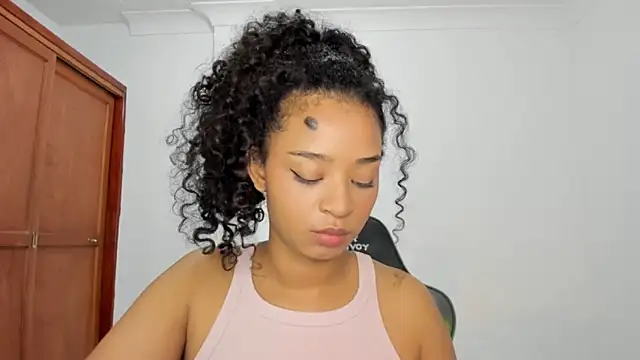 avellanatammy online show from November 2025 01:40:01 AM