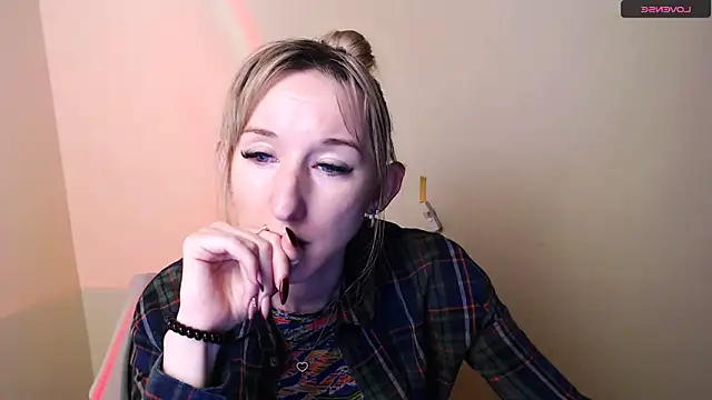 Snapshot of AmandaSell chatting on June 2026 06:47:02 AM AmandaSell online show from June 2026 06:47:02 AM