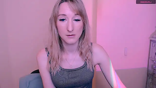 Snapshot of AmandaSell chatting on June 2026 06:49:01 AM AmandaSell online show from June 2026 06:49:01 AM