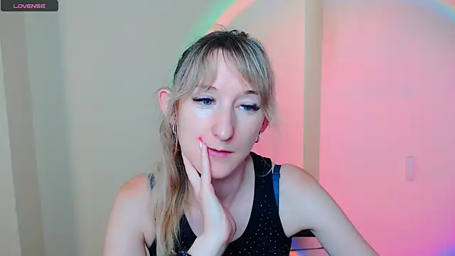 Snapshot of AmandaSell chatting on July 2026 10:21:02 AM AmandaSell online show from July 2026 10:21:02 AM
