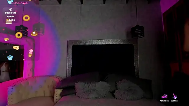 Taiissa  online show from February 2026 08:27:02 PM