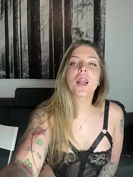 LiliMorganxxx online show from April 2026 10:45:01 PM