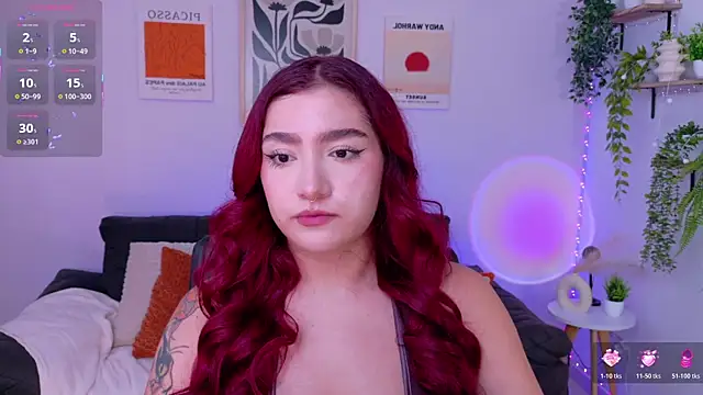 Snapshot of ViolettCastel chatting on June 2026 07:23:02 PM ViolettCastel online show from June 2026 07:23:02 PM