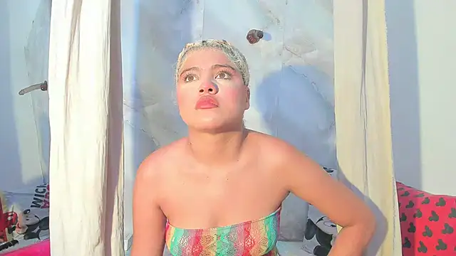 Snapshot of sofiacastillo01 chatting on June 2026 01:33:01 PM sofiacastillo01 online show from June 2026 01:33:01 PM