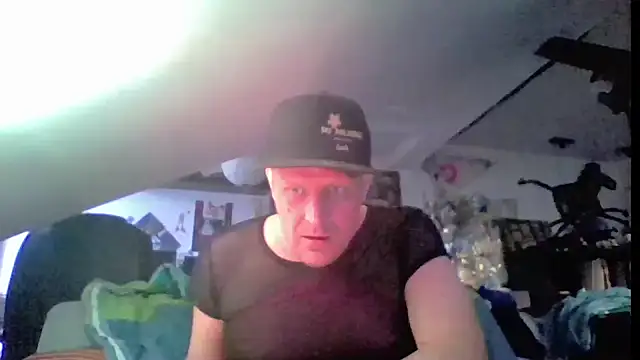 Snapshot of Bigthroaterboy chatting on June 2026 06:42:01 PM Bigthroaterboy online show from June 2026 06:42:01 PM