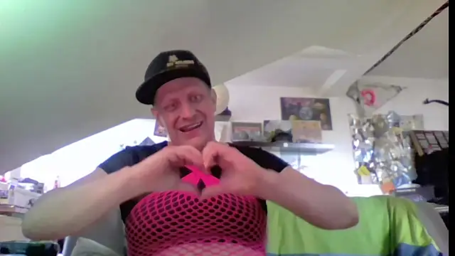Snapshot of Bigthroaterboy chatting on June 2026 04:49:01 PM Bigthroaterboy online show from June 2026 04:49:01 PM