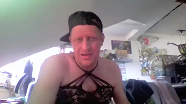 Snapshot of Bigthroaterboy chatting on June 2026 06:16:02 AM Bigthroaterboy online show from June 2026 06:16:02 AM