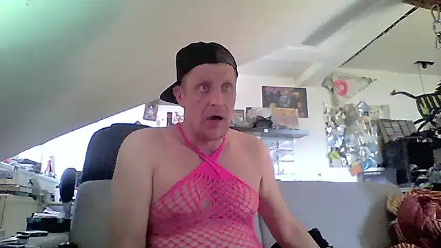 Snapshot of Bigthroaterboy chatting on June 2026 03:31:02 PM Bigthroaterboy online show from June 2026 03:31:02 PM