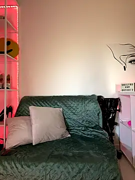 SmilingDutchie online show from December 2024 06:33:01 PM