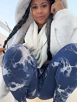 HaileyDiana online show from December 2025 10:41:02 AM