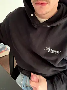 Snapshot of KendrickJiz chatting on September 2025 11:48:01 AM KendrickJiz online show from September 2025 11:48:01 AM