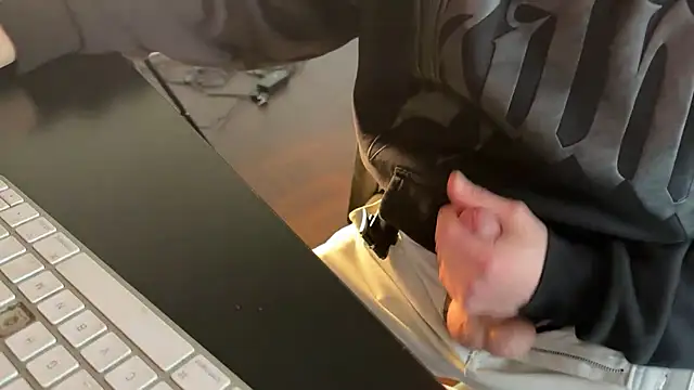 Snapshot of KendrickJiz chatting on March 2026 03:04:01 PM KendrickJiz online show from March 2026 03:04:01 PM