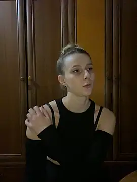 Snapshot of Ameli_Li chatting on December 2024 09:59:02 PM Ameli Li online show from December 2024 09:59:02 PM