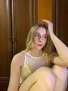 Snapshot of Ameli_Li chatting on December 2024 11:40:01 PM Ameli Li online show from December 2024 11:40:01 PM