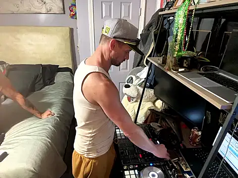 trash4cash online show from April 2026 08:43:02 PM