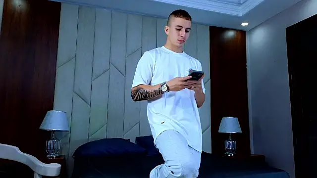 AsmodeoCox online show from December 2024 01:11:01 AM