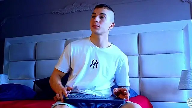 AsmodeoCox online show from January 2025 09:01:01 PM