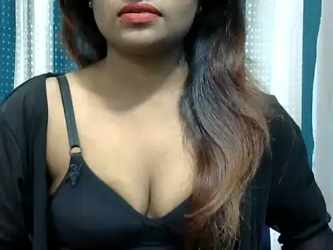 Snapshot of Mayra_baby chatting on December 2025 06:03:02 PM Mayra baby online show from December 2025 06:03:02 PM